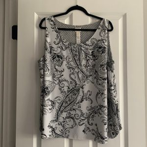 Chico’s size 3, reversible sleeveless top. Like new worn once